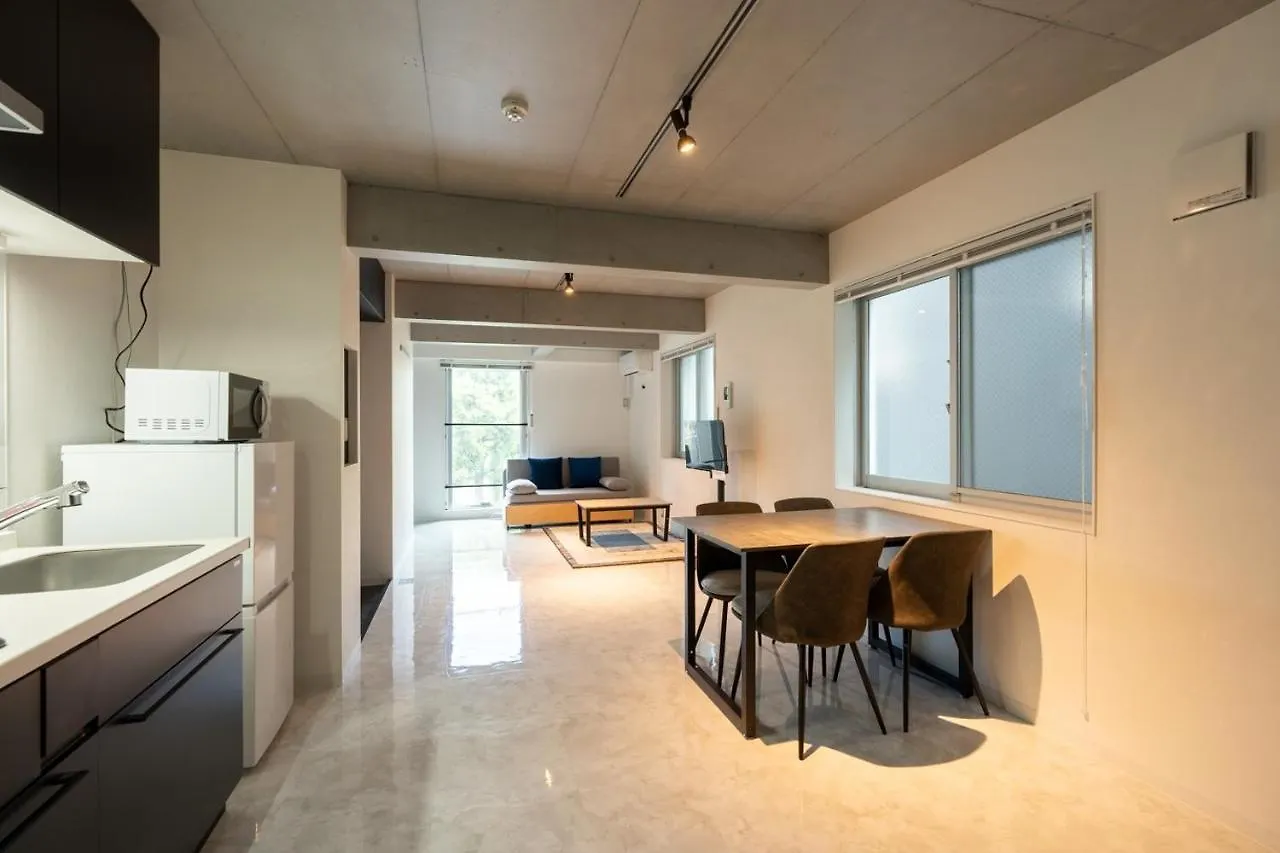 Luxe Minami Aoyama Apartment Tokyo