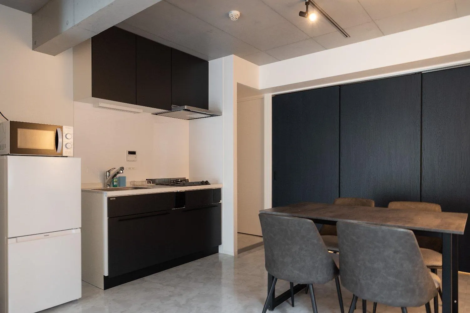 Luxe Minami Aoyama Apartment Tokyo