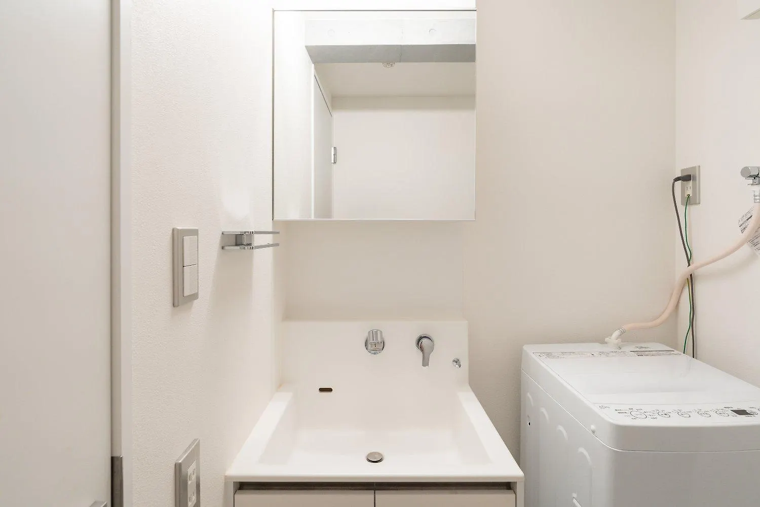 Luxe Minami Aoyama Apartment Tokyo